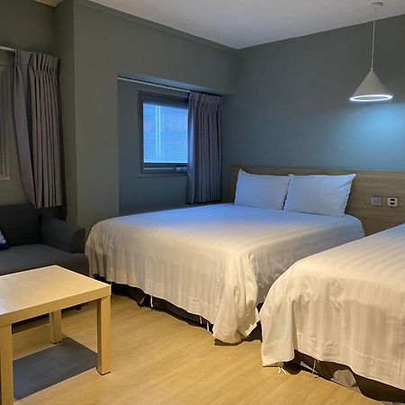 Prince Hotel Джиаоси Екстериор снимка