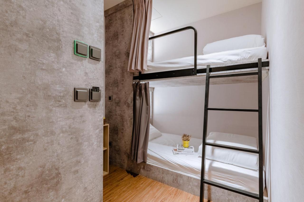 Prince Hotel Джиаоси Екстериор снимка