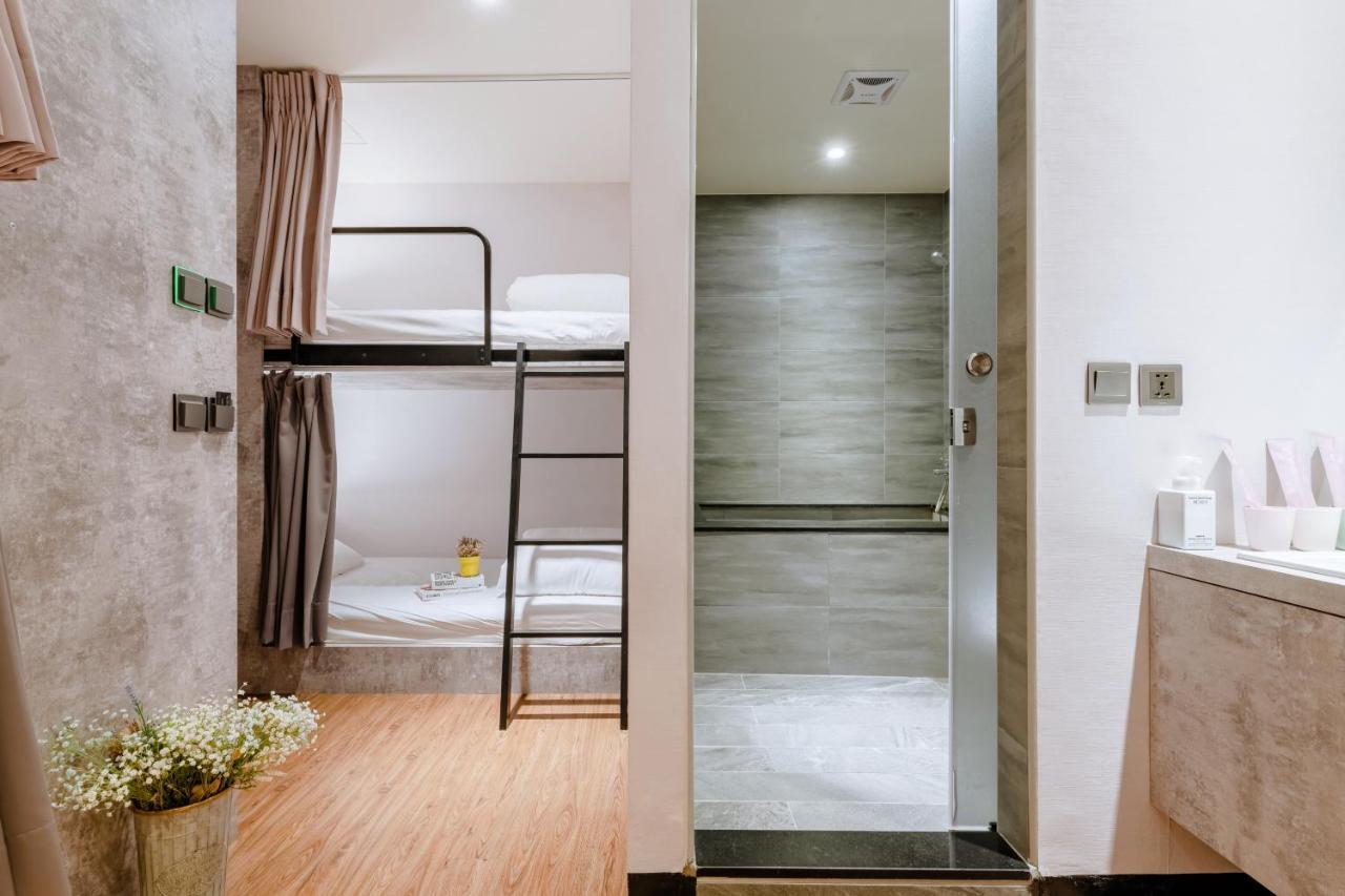 Prince Hotel Джиаоси Екстериор снимка