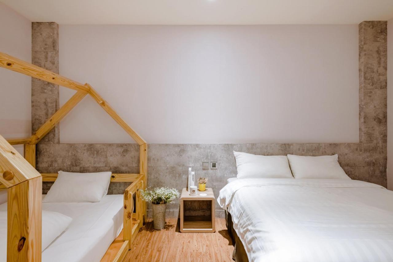 Prince Hotel Джиаоси Екстериор снимка