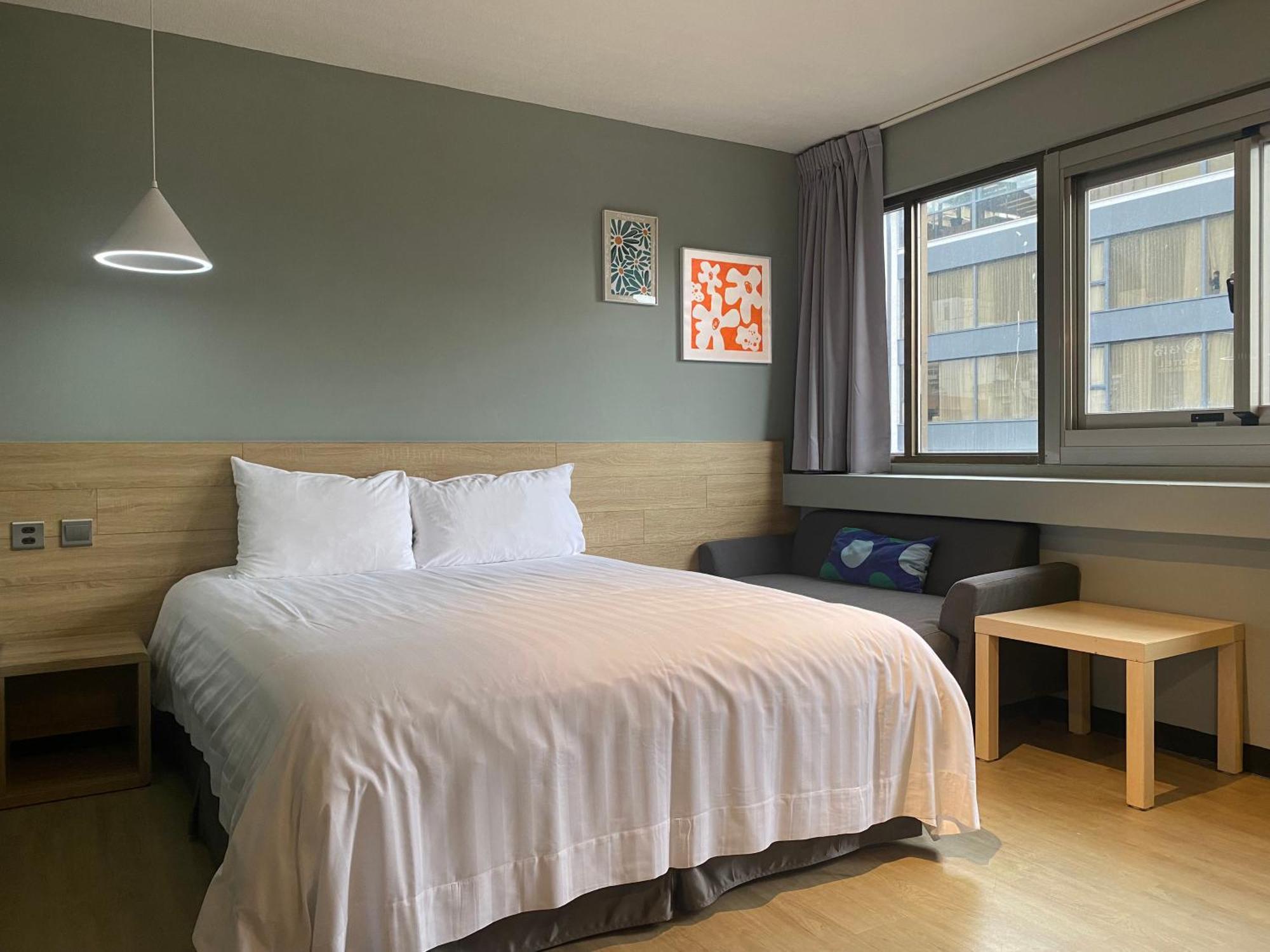 Prince Hotel Джиаоси Екстериор снимка
