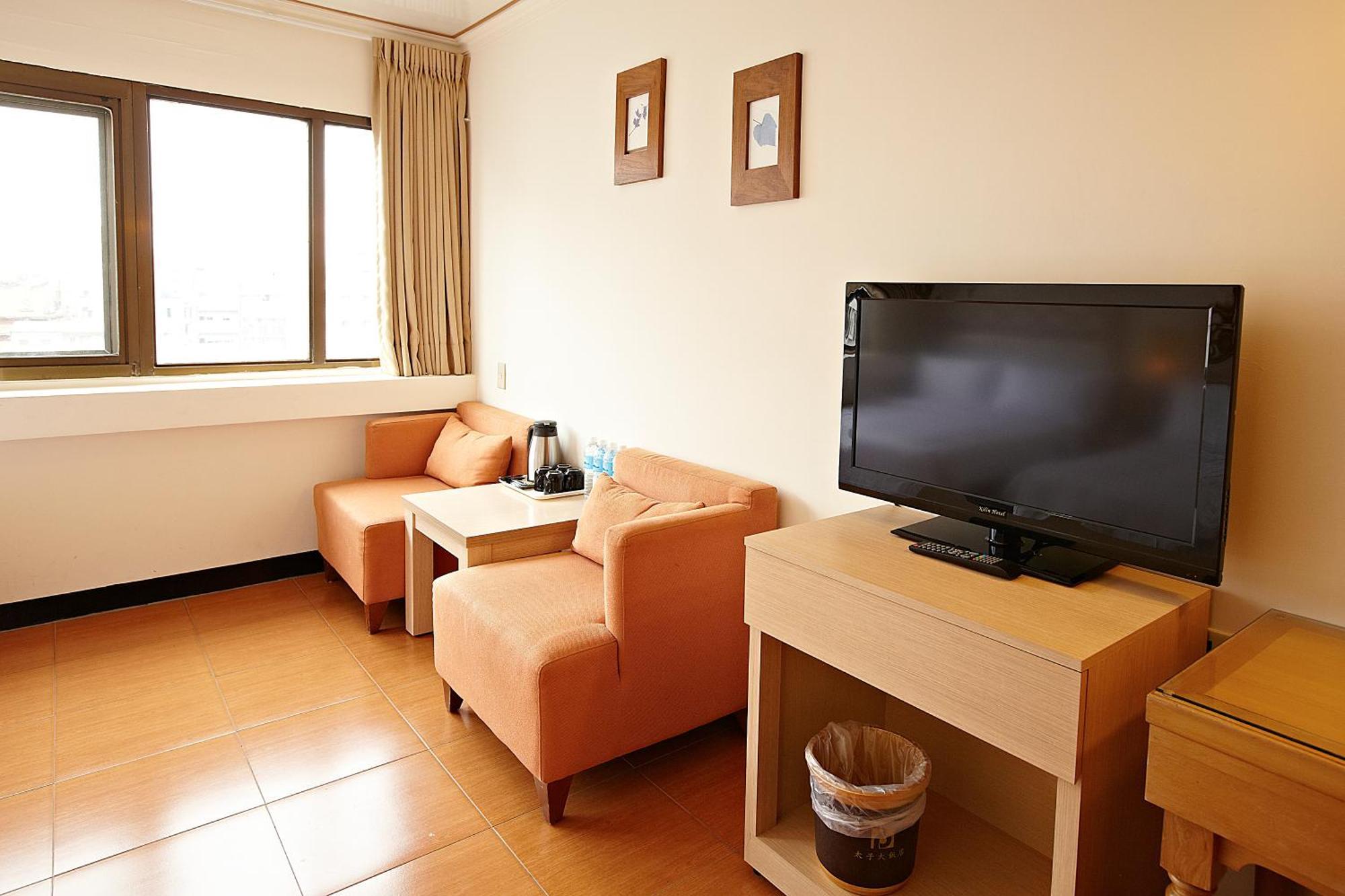 Prince Hotel Джиаоси Екстериор снимка