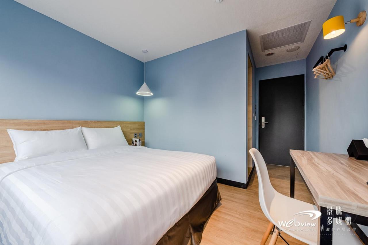 Prince Hotel Джиаоси Екстериор снимка